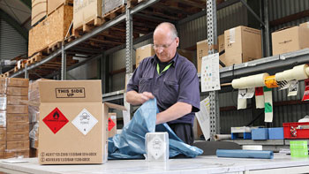 Vorbereitung von Gefahrgut-Verpackungen